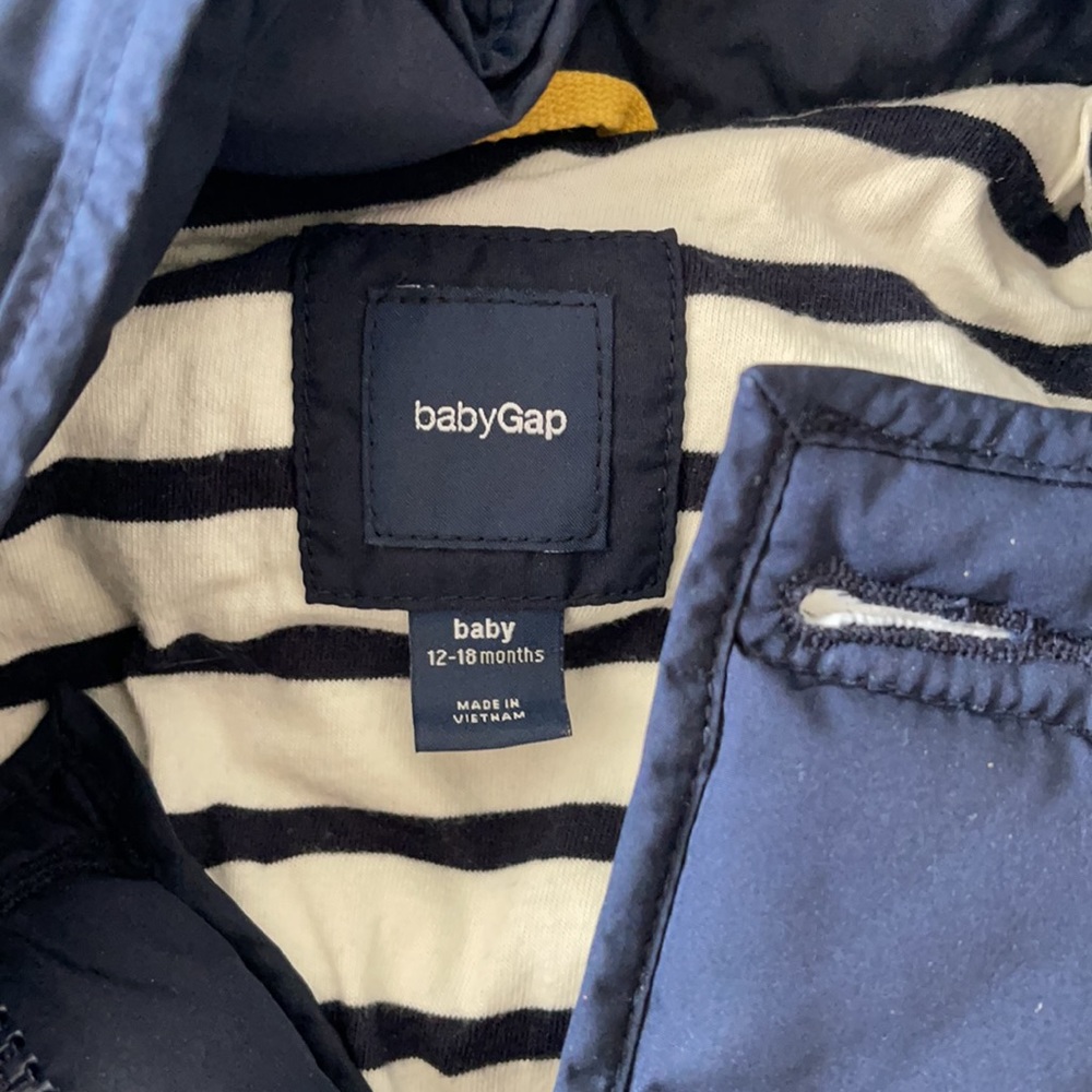 Gap Jacket - Picture 2 of 3